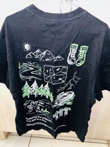 womenswear Black Graphic Tee