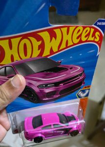Hot Wheels SRT Viper &amp; Dodge Charger Hellcat
