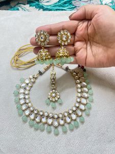 Beautiful Kundan Set