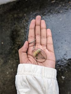 DRIED FLORAL KEYCHAIN