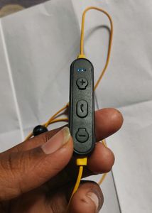 Pack Of 2 Bluetooth Headphones, Realme+Branded