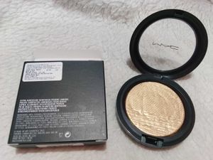 MAC Extra Dimension Skinfinish