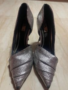 ZARA Mettalic Pointed Heels✨