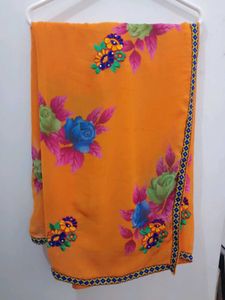Floral Print Saree With Unstiched Blouse Piece