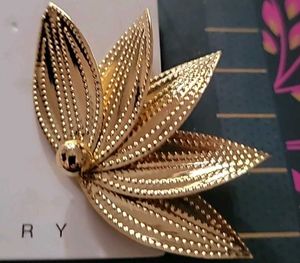 Gold Leaf Earrings NEW