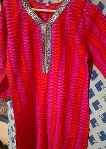 🔥🔥Pink Ikkat Embroidered Kurti