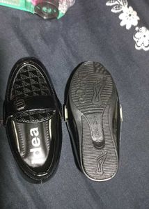 Stylish Black Loafers ( Showroom Piece)