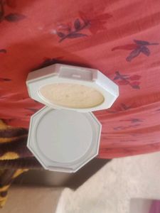 Naliao Whitening Compact