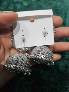 2 Jhumkis