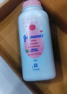 Johnson's Baby Powder Blossoms