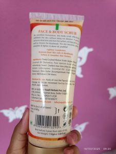 Vaadi Herbals Scrub