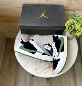 Jordan Retro 1 Travis Scott Noir