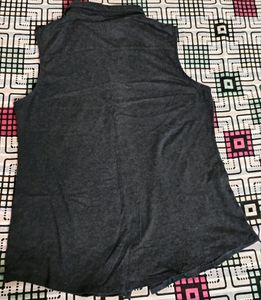 Fancy Sleeveless Charcoal T-shirt With No Defects