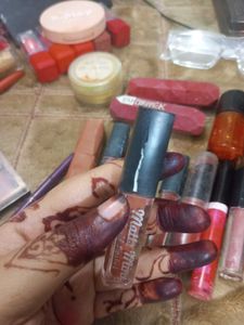 Random Lipstick Set Pack Of 17