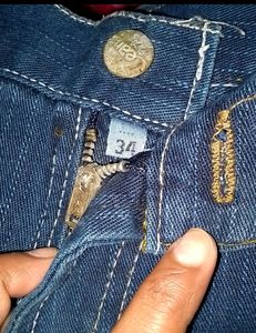 Good Quality And Attractive Blue Jeans For Boys