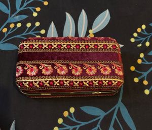 Embellished Clutch (350 each)
