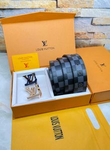 LOUIS VUITTON MENS IMPORTED BUCKLE BELTS WD BOX