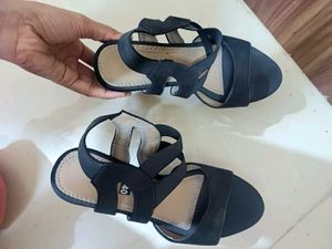 Chic Black Wedge Sandals