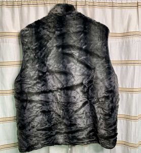 Half Sleeves Fur Jacket In Good Condition