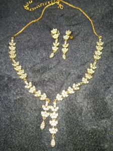Ad Necklace With Earrings