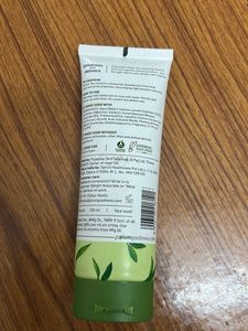 Plum Green Tea Pore Cleansing Facewash