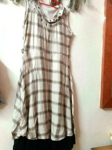 It's A Very Beautiful Dress For Girl.