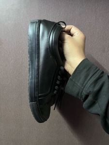 The Roadster Lifestyle Men Black Solid Sneakers