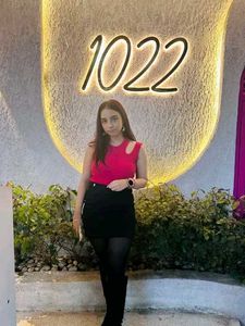 Red Sleeveless Top
