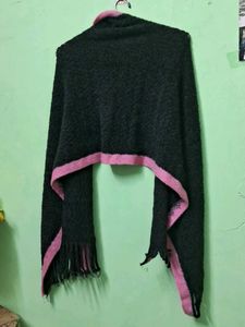 Cozy Black &amp; Pink Knit Shawl 🩷🖤