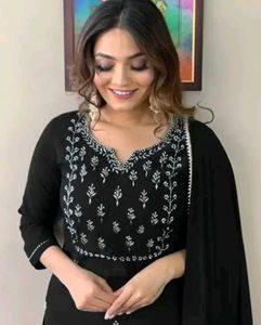 Elegant Black Embroidered Ethnic Salwar Suit..🖤🧚