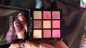 Swiss Beauty Ultimate 9 Color Eyeshadow Palette