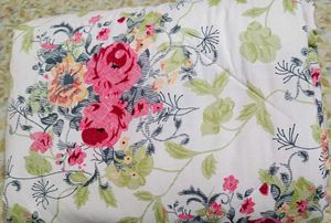 Beautiful Red White&#39; ❤️Comforter