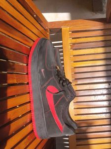 Nike Sneakers - Black &amp; Red