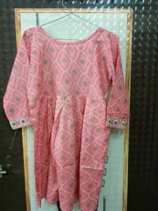 Embroidered Pink Kurta