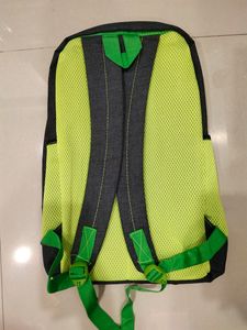 NewCasual Unisex Backpack 31 litres