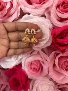 Elegant Gold Jhumka Earrings
