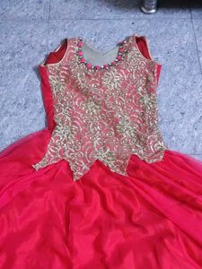 gown