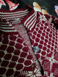 Women White & Red Woolen Kurti