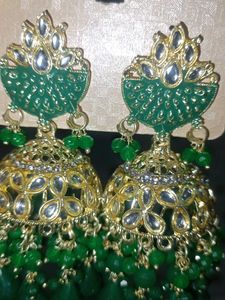 Beautiful Green Kundan Jhumka Earrings