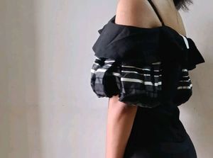 Black Offshoulder Top
