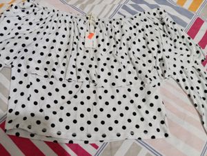 White Top With Black⚫ Dot