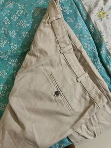 Beige Cropped Trousers - Chic &amp; Versatile!