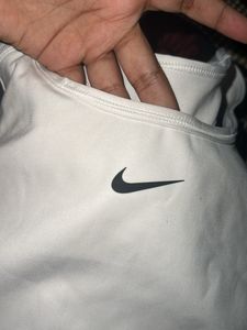 Nike Swoosh Medium support Sports Bra