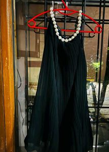 Black Pleated Pearl Tank
