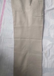 A Raymond Straight Fit Old Money Pant