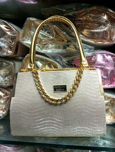 💥Elegant And Beautiful Handbag 👜