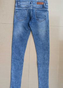 Light Wash Skinny Jeans - Women