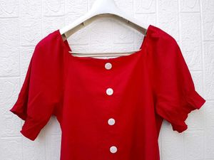 New with tag cute Red Puff Sleeve Knit Top
