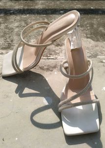 Embellished open toe white heels 👠