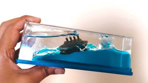 Sailing Titanic Ship And Ice Berg Display Ornament